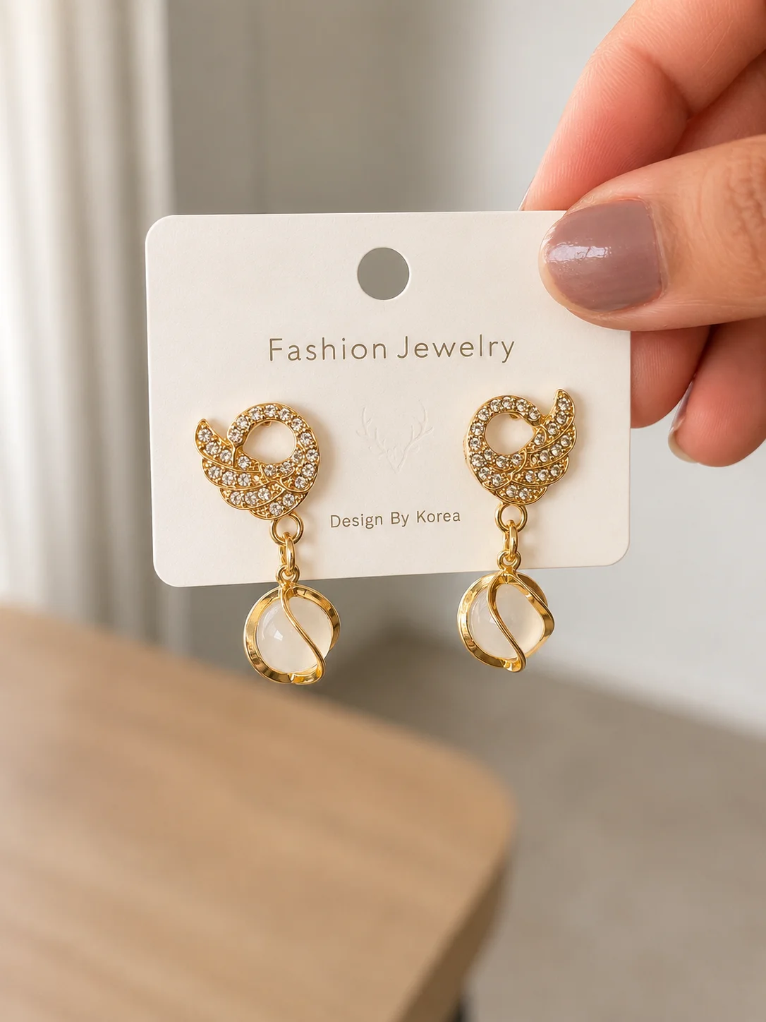 Crystal Leaf Pearl Drop Earrings for Women - Image 4