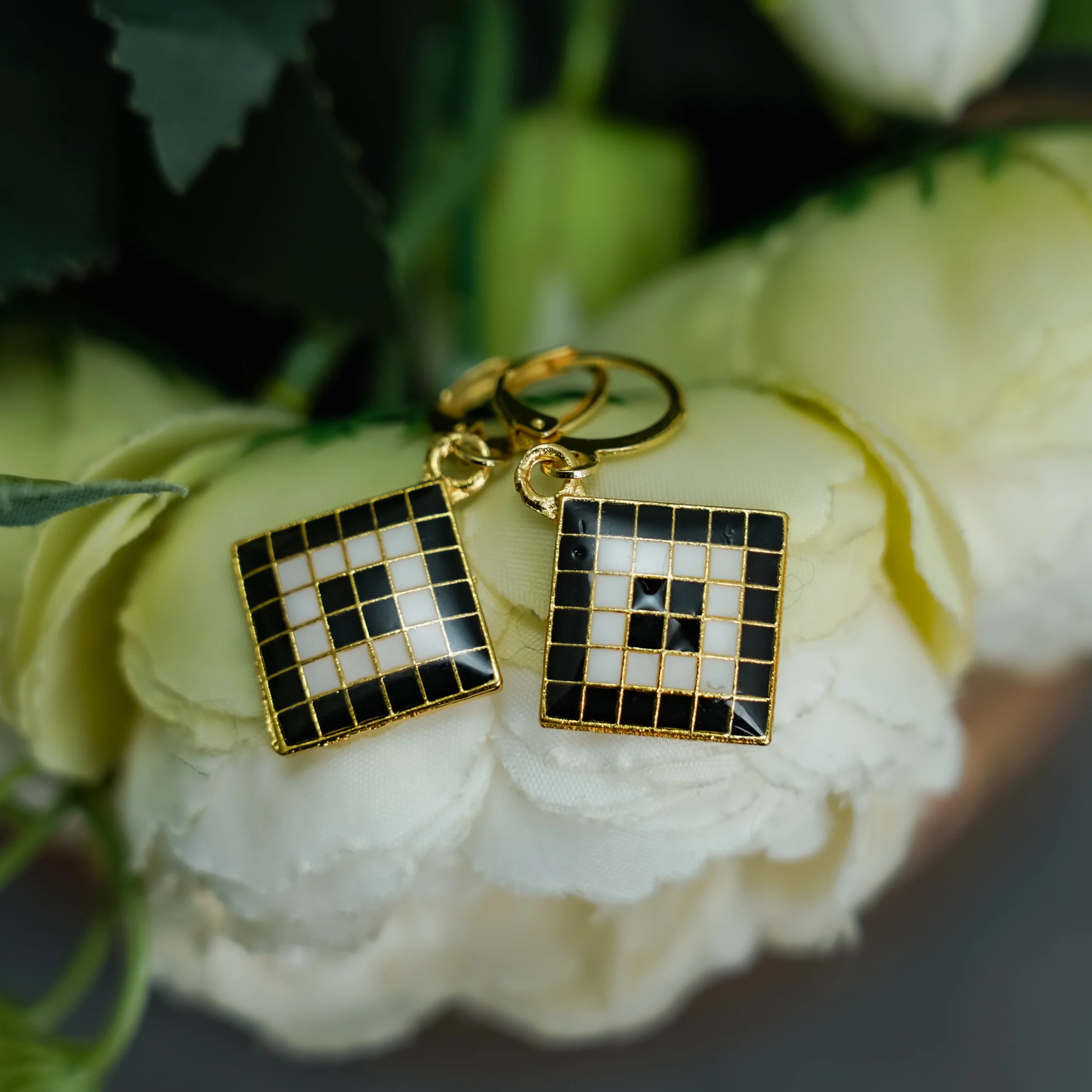 Black White Checkered Jhumka for Women - Image 3